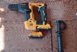 Location outil Perforateur électrique Dewalt près de Paris