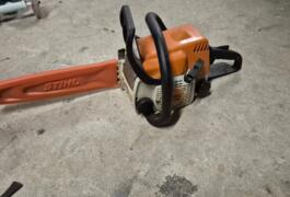 Location outil Tronçonneuse à bois Thermique Stihl près de Ploërmel