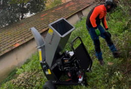 Location outil Broyeur à branche Thermique près de Roquevaire