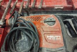 Location outil Perforateur burineur électrique Hilti près de Le Bernard