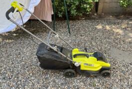 Location outil Tondeuse 1500 watts 36 cm  Ryobi près de Bruz