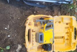 Location outil Laser rotatif  près de Le Pellerin