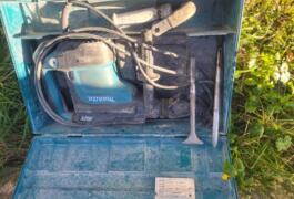 Location outil Marteau burineur électrique Makita près de Le Pellerin