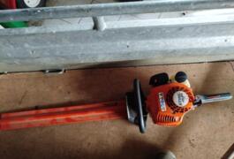 Location outil Taille haie Thermique Stihl près de La Chapelle-Saint-Fray