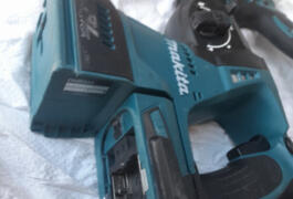 Location outil Perforateur sds plus Makita avec batterie 4 ou 5 ah  Makita près de Le Soler