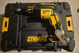 Location outil Visseuse à placo électrique Dewalt près de La Fare-les-Oliviers