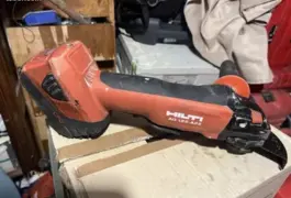 Location outil Meuleuse d angle sans-fil Hilti près de Argenteuil
