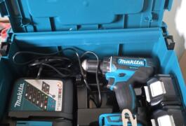 Location outil Perceuse visseuse Sans-fil Makita près de Mauves-sur-Loire