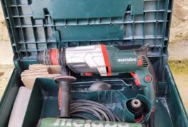 Location outil Marteau Perforateur-Burineur à Louer – Puissant et Polyvalent !  Metabo près de Bon-Encontre
