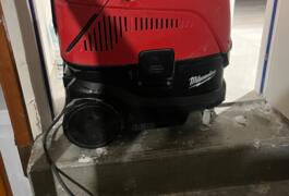 Location outil Aspirateur eau poussière électrique près de Lunel
