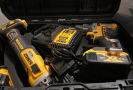 Location outil Meuleuse perceuse  Dewalt près de Lyon