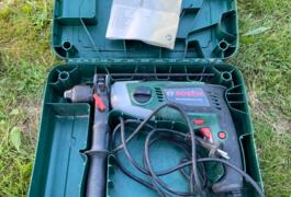 Location outil Perceuse à percussion électrique Bosch près de Guipry-Messac