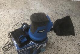 Location outil Ponceuse à bois batterie Hyundai près de Colomiers