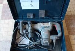 Location outil Marteau piqueur électrique Bosch près de Fercé-sur-Sarthe