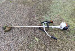 Location outil Débroussailleuse Thermique Stihl près de Plougourvest
