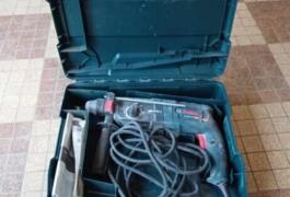 Location outil Perforateur burineur électrique Bosch près de Fercé-sur-Sarthe