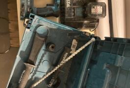 Location outil Burineur perforateur électrique Makita près de Joue les tours