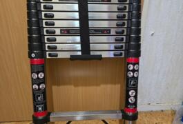 Location outil Échelle transformable alu près de Angers