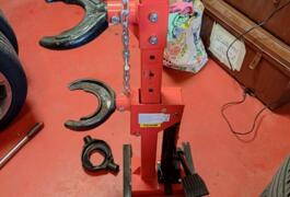 Location outil Compresseur amortisseur Hydraulique près de Saint-Nectaire