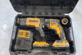 Location outil Perceuse à placo  Dewalt près de Le Mans