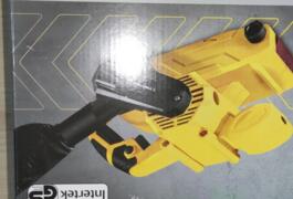 Location outil Loue Ponceuse à bande PBSS 10-900 900W.Très bon état. Prix bas.  près de Annecy