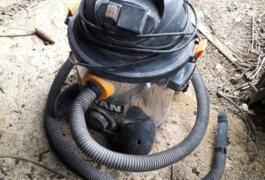 Location outil Aspirateur eau poussière électrique près de Pulligny