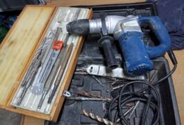 Location outil Perforateur burineur électrique près de Clohars-Fouesnant