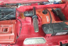 Location outil Perceuse à percussion Sans-fil Hilti près de Chaillevette