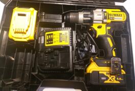 Location outil Perceuse à percussion Sans-fil Dewalt près de Fains