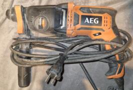 Location outil Perforateur burineur électrique Aeg près de Le Châtenet-en-Dognon