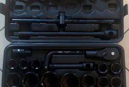Location outil Coffret clés à douilles Coffret près de Le Mesnil-au-Val