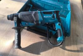 Location outil Perforateur électrique Makita près de Saulnières
