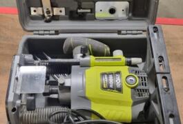 Location outil Défonceuse à bois électrique Ryobi près de Coise-Saint-Jean-Pied-Gauthier