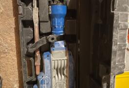 Location outil Marteau piqueur électrique près de Nîmes