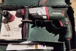 Location outil Perceuse électrique Metabo près de La Terrasse