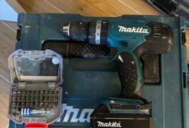 Location outil Visseuse perceuse Sans-fil Makita près de Gagny