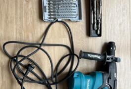 Location outil Burineur perforateur électrique Makita près de Puteaux