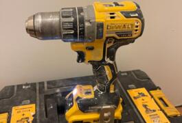 Location outil Visseuse perceuse Sans-fil Dewalt près de Colombes
