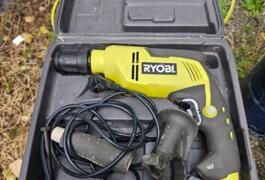 Location outil Perceuse visseuse électrique Ryobi près de Fréjus
