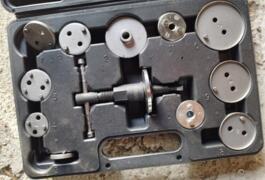 Location outil Kit outils repousse piston d&#039;étrier arrière  près de Beaurepaire