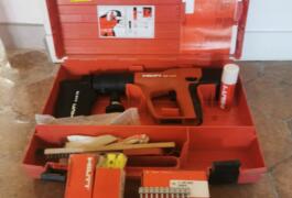 Location outil Cloueur Pneumatique Hilti près de Égreville