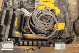 Location outil Perforateur à percussion électrique Dewalt près de Oberhergheim