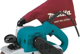 Location outil Ponceuse à bande électrique Makita près de Épinal