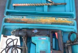 Location outil Perforateur burineur électrique Makita près de La Madeleine