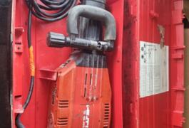 Location outil Marteau piqueur électrique Hilti près de Montesquieu-des-Albères