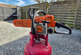 Location outil Tronçonneuse à bois Thermique Stihl près de Cercottes
