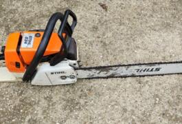 Location outil Tronçonneuse à bois Thermique Stihl près de Loscouët-sur-Meu