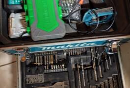 Location outil Visseuse perceuse Sans-fil Makita près de Plourivo