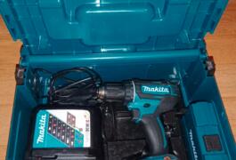 Location outil Visseuse perceuse Sans-fil Makita près de Vannes