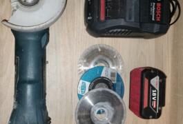 Location outil Meuleuse Bosch GWS 18V-7 avec Batterie ProCORE et Chargeur Rapide  Bosch pro près de Simiane-Collongue